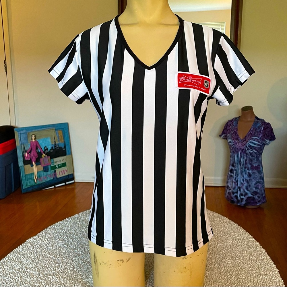 Fun Budweiser Umpire Referee Tee Shirt Size Medium.